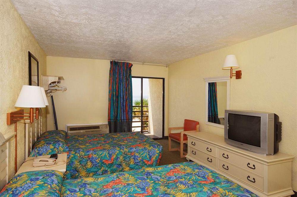 Ramada By Wyndham Panama City Beach / Beachfront Eksteriør billede