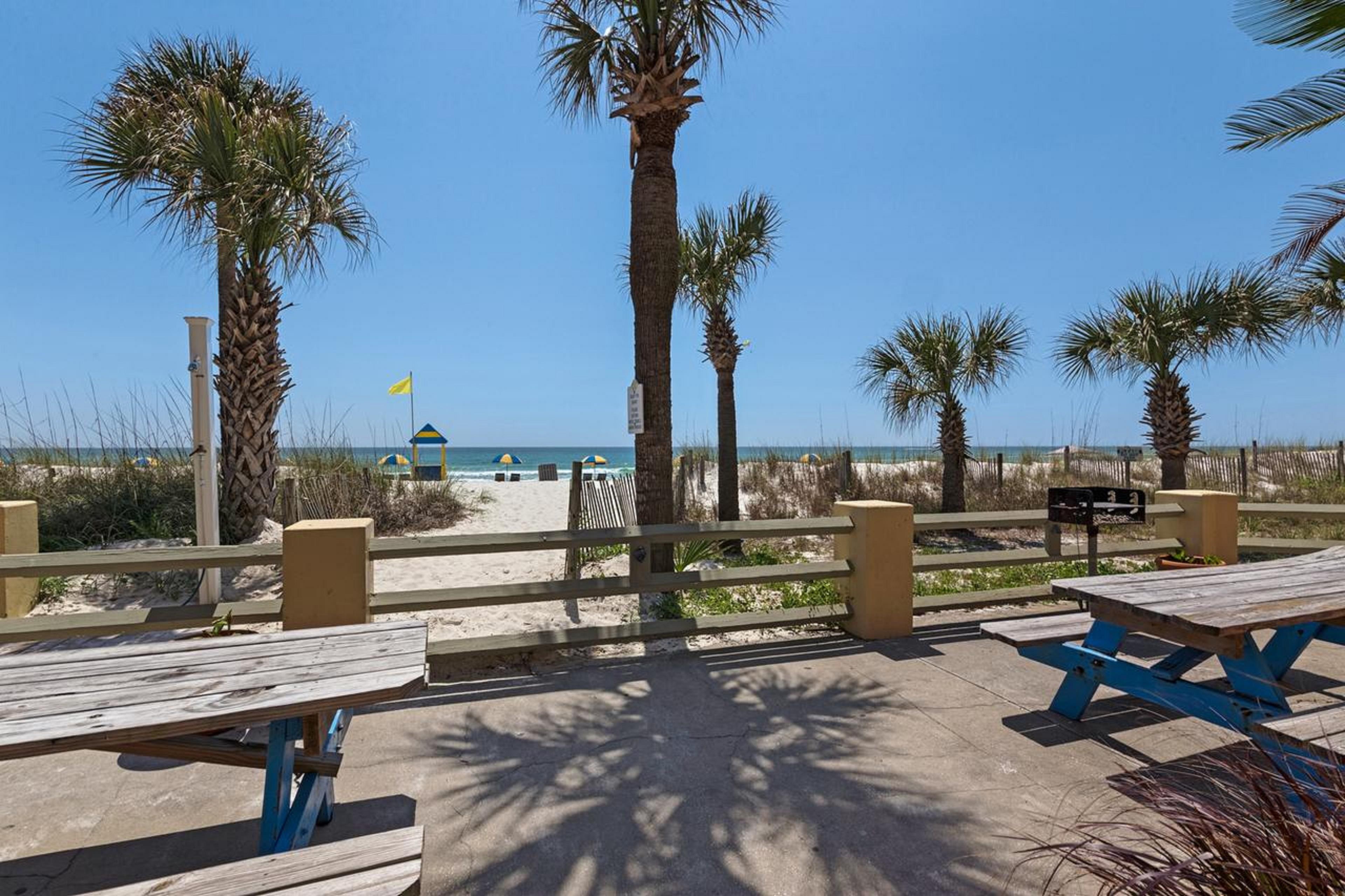Ramada By Wyndham Panama City Beach / Beachfront Eksteriør billede