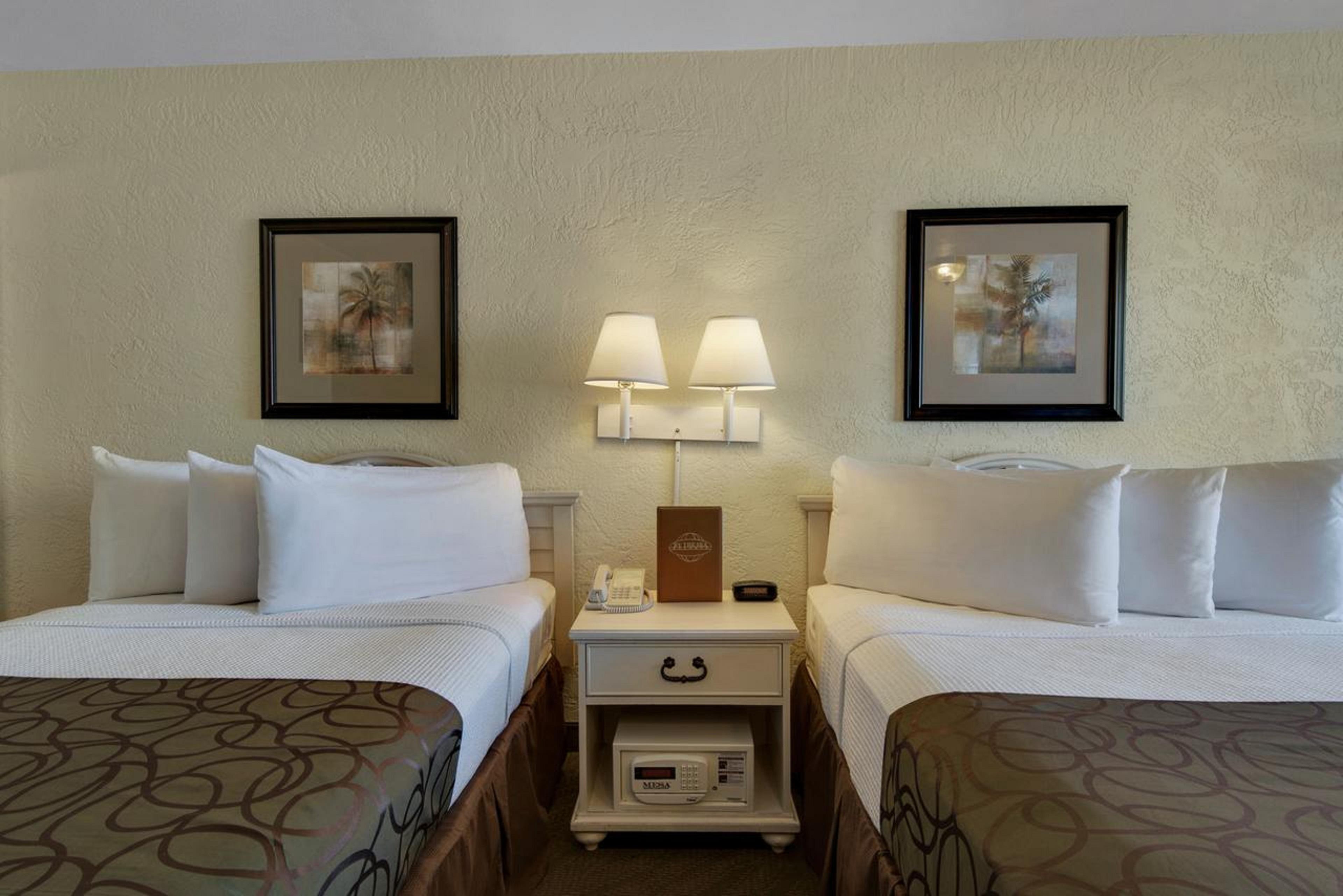 Ramada By Wyndham Panama City Beach / Beachfront Eksteriør billede