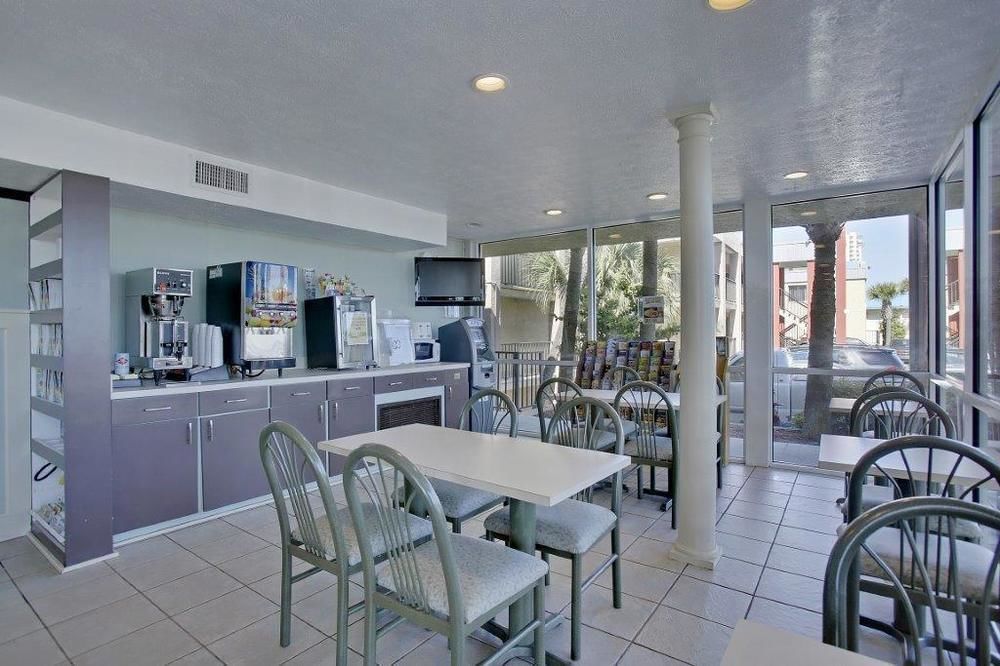 Ramada By Wyndham Panama City Beach / Beachfront Eksteriør billede