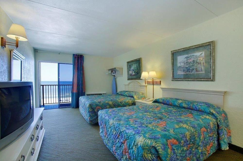 Ramada By Wyndham Panama City Beach / Beachfront Eksteriør billede