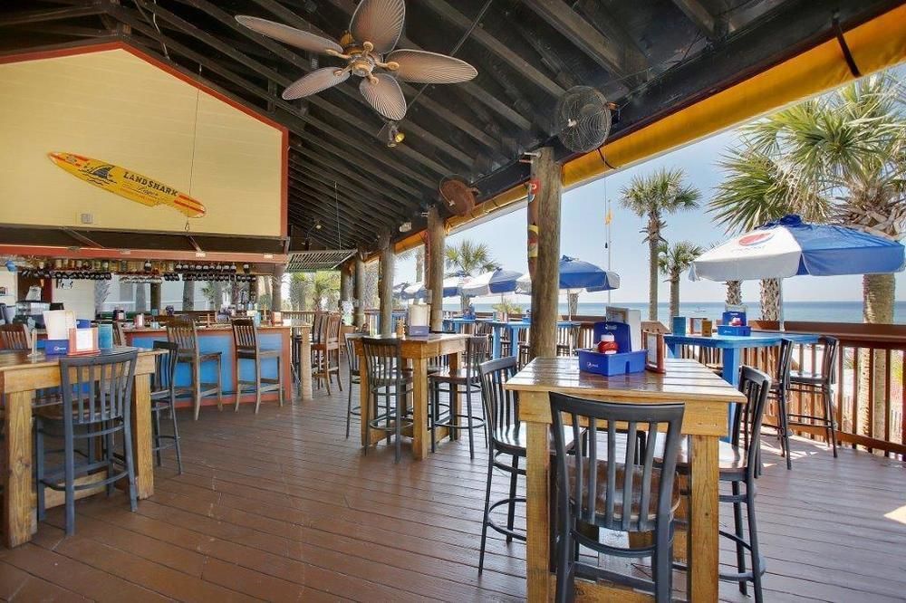 Ramada By Wyndham Panama City Beach / Beachfront Eksteriør billede